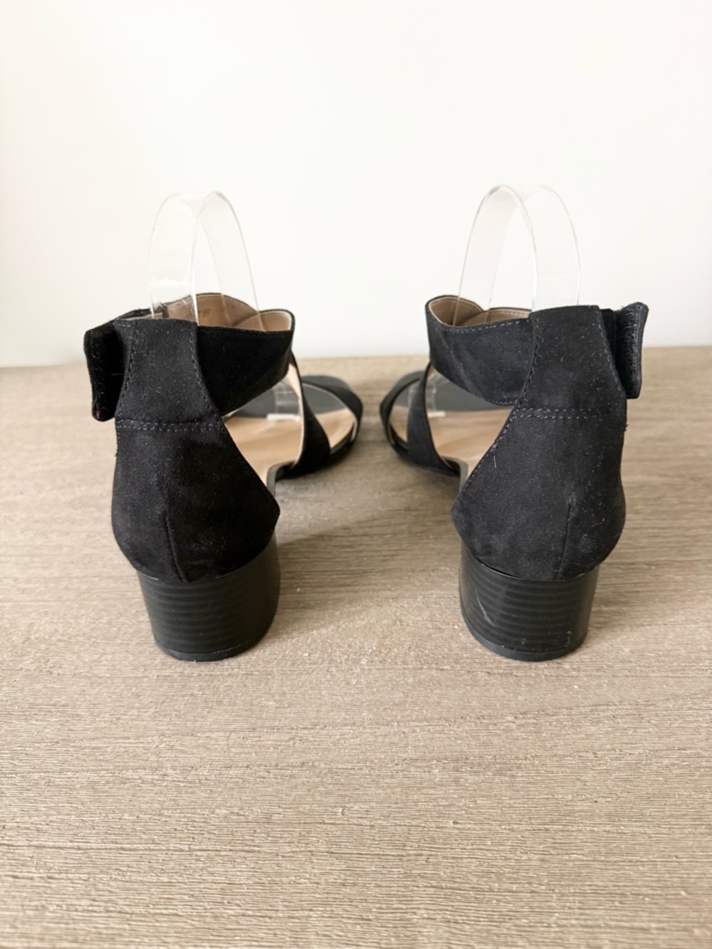 Naturalizer Adele Black Crisscross Block Heel Sandals Size 8.5 - Picture 6 of 7
